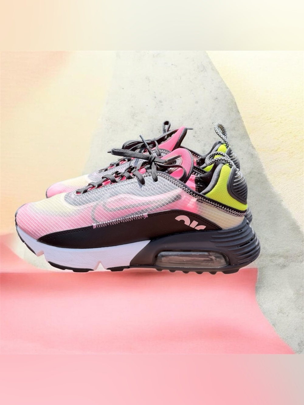 Nike Wmns Air Max 2090 'Champagne Cyber'
Nike / 
Sneakers / 
Air Max 2090.